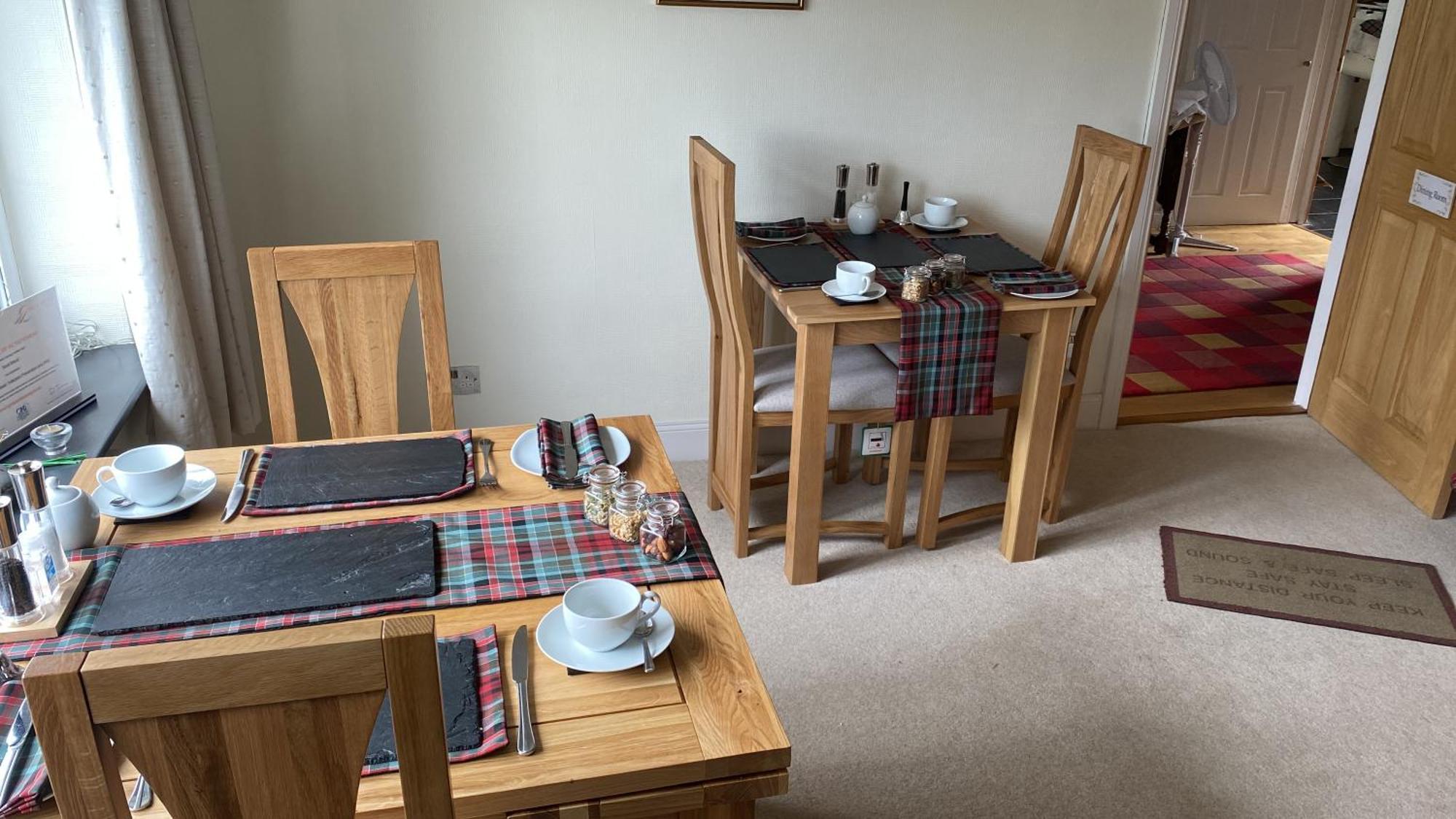 Rowan House B&B Rooms & A Self Catering Apartment Lochgoilhead Exterior photo